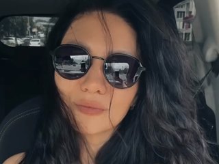 Chat vidéo érotique F_A_M_E