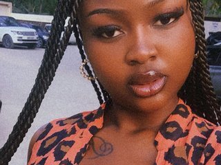 Chat vidéo érotique Bustychichi