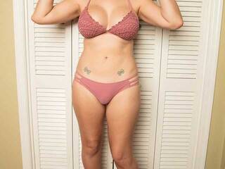 Chat vidéo érotique CamilaColin