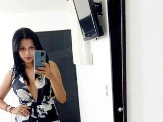 Chat vidéo érotique Camilacruz21