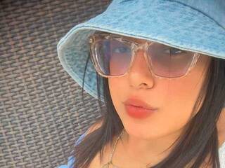 Chat vidéo érotique CamilaNaughty