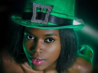 Chat vidéo érotique CamilaRachell