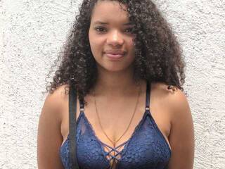 Chat vidéo érotique CamillWilliam