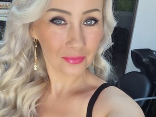Chat vidéo érotique CandyHellenx