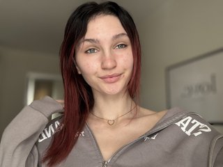 Chat vidéo érotique CarmelinaDesire
