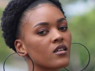 Chat vidéo érotique Carry-Brie