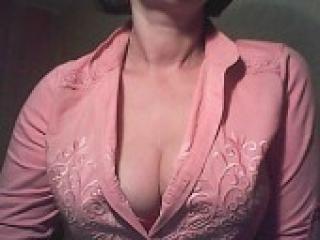 Chat vidéo érotique catwoman89