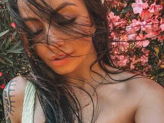 Chat vidéo érotique Caylin