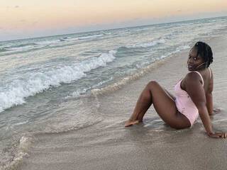 Chat vidéo érotique CeeCeeBBR