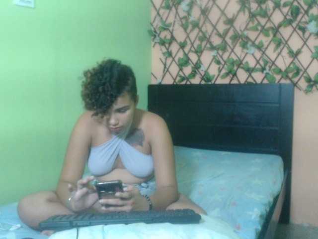 Photos chakira20 hello guys happy night lets have fun show fantastic new latin girl