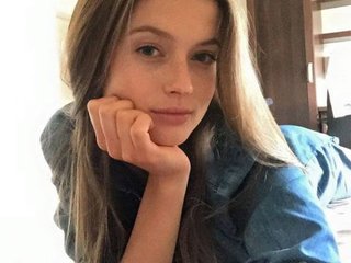 Chat vidéo érotique CHANEL77777