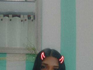 Chat vidéo érotique charlotte-deeptroat