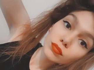 Chat vidéo érotique CharlotteHoney