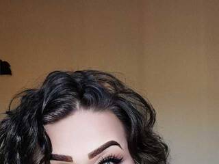 Chat vidéo érotique CherryXX1