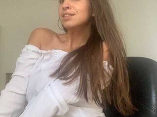 Chat vidéo érotique Cinnamonbae