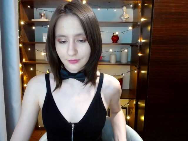 Photos CloudlessMood Hello guys) I wish you all a good day) Let's meet and have fun together)) Privat is always open to those who enjoy a good time! If you think my eyes are beautiful, tip me 20 tokens)) Smile)))