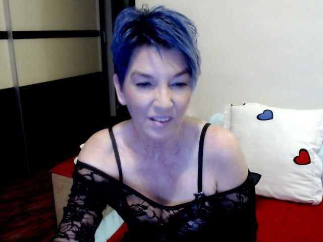 Photos cornycamelia Welcome guys to my room ,Hoot Cougar play with me and lest cum toghter
