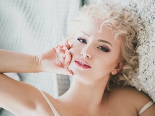 Chat vidéo érotique CozySandra