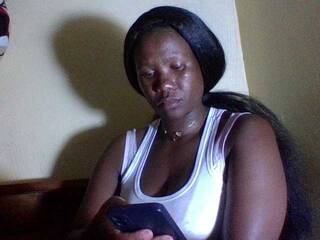 Chat vidéo érotique Creamier25