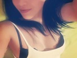 Chat vidéo érotique criketgirl