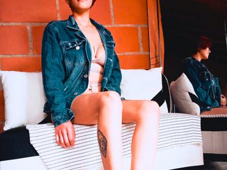 Chat vidéo érotique CrystalStarX