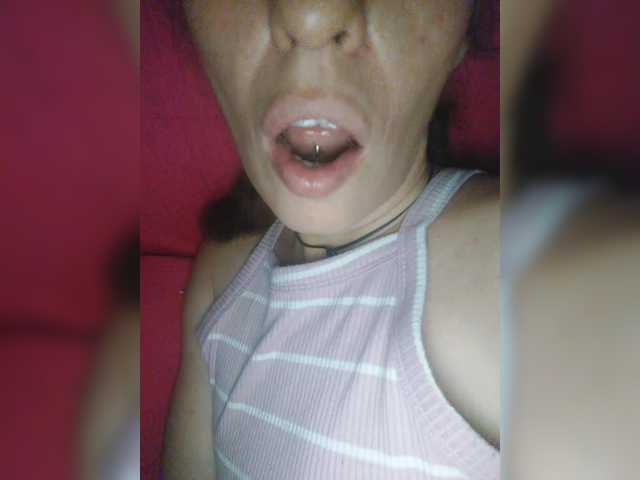 Photos CurlyHanna #horny#pircing#tongue#nipples#perfored#milf#