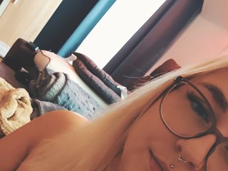 Chat vidéo érotique Curvymelli97