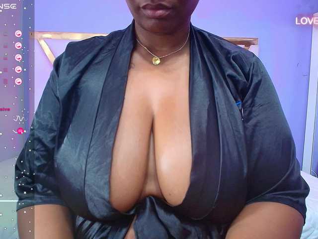 Captures d'écran de diffusion curvymommyy