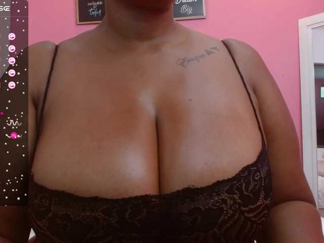 Captures d'écran de diffusion curvymommyy