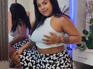 Chat vidéo érotique CurvyyQueenXO