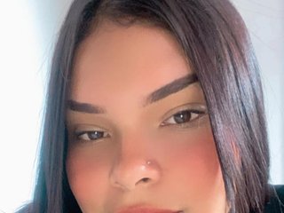Chat vidéo érotique cuteandshybrunette
