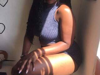 Chat vidéo érotique Cyntia-cossio