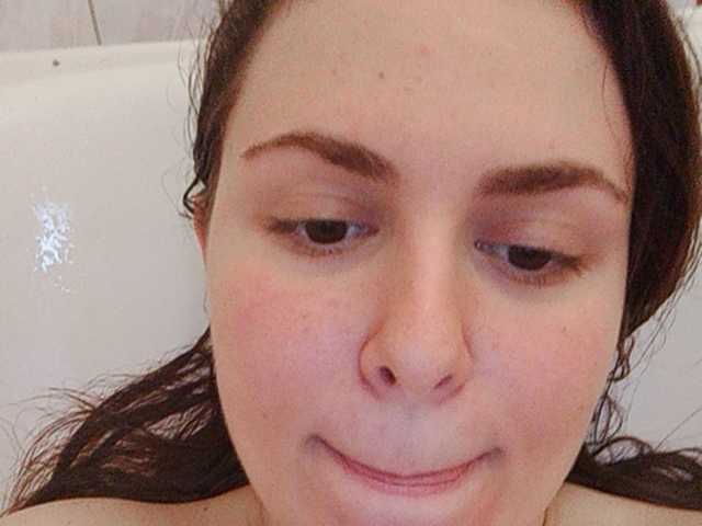 Photos daddyissues1 Hello . Let s cum a lot today in bath tube .