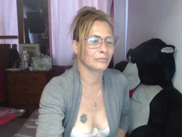 Captures d'écran de diffusion Daniela-hot1