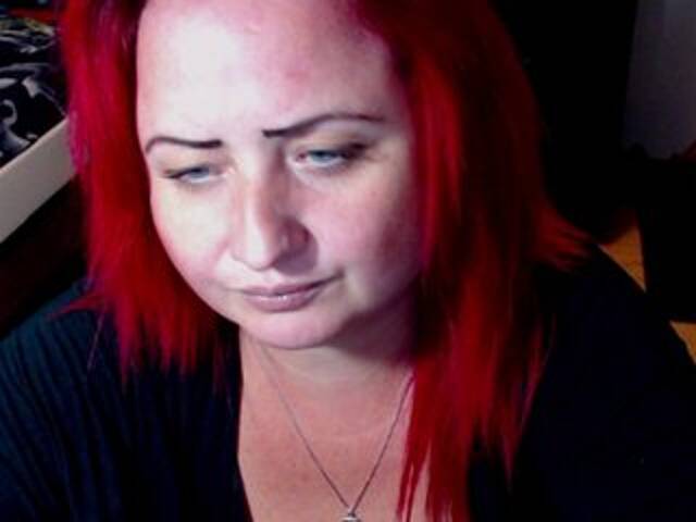 Captures d'écran de diffusion KinkyDomina