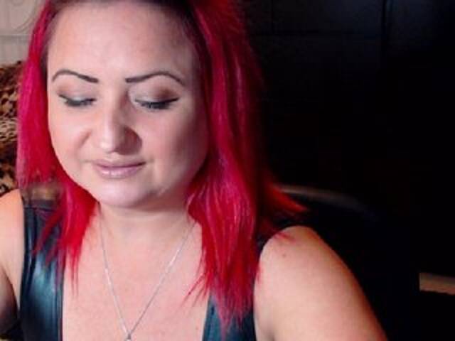 Captures d'écran de diffusion KinkyDomina