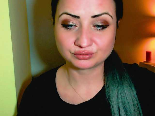 Captures d'écran de diffusion KinkyDomina