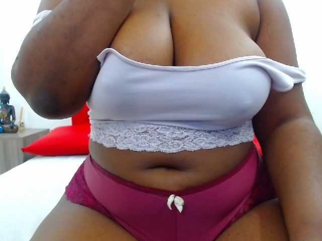 Photos DarnellQueen Run your tongue through my body make your way down to my #pussy and endulge yourself with my body @goal #squirt #ride #dildo / #bbw #latina #lush #hitachi #bigass #bigboobs #ebony