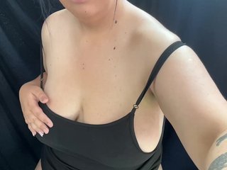 Chat vidéo érotique dashulyaaaa