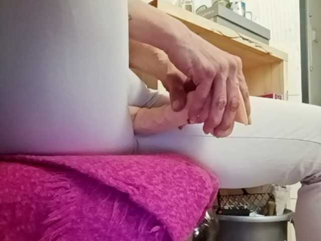Captures d'écran de diffusion SexyMilfMom4VOYERS