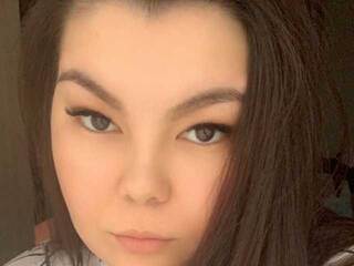 Chat vidéo érotique Dina2929