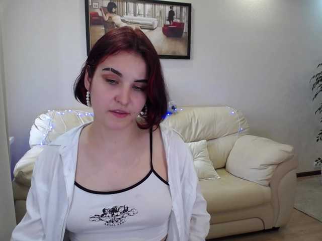 Photos DizzyingCharm Hello guys! Happy see you in my room) Im first day here! Lets chat and have fun together! PVT ON) if you like my smile tip me 33 toks! kisses