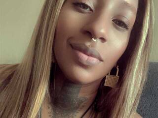 Chat vidéo érotique DomCherrired