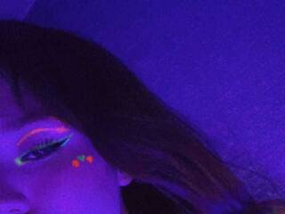 Chat vidéo érotique eli-hot11