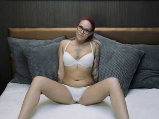 Chat vidéo érotique ElinaRubels