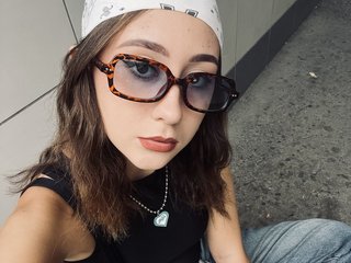 Chat vidéo érotique ElizaDarleen