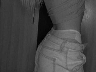 Chat vidéo érotique Ellievans