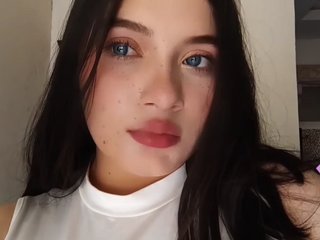 Chat vidéo érotique EloodieCollins