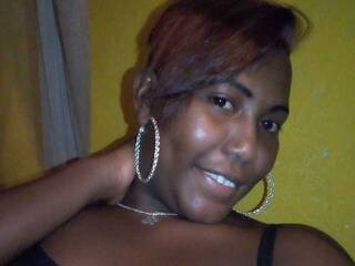 Chat vidéo érotique Emellie