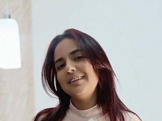 Chat vidéo érotique Emely-Cooper